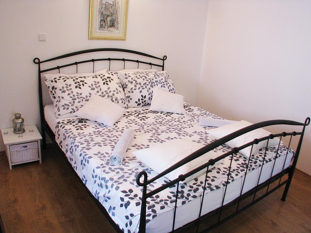Apartment Noa Kaštel Kambelovac Kamer foto