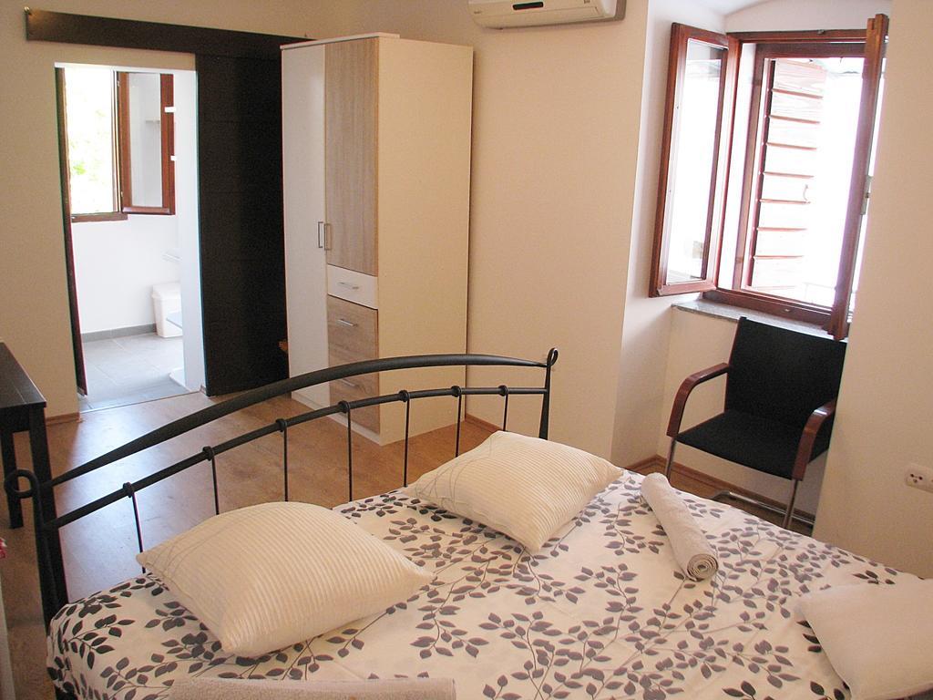 Apartment Noa Kaštel Kambelovac Kamer foto