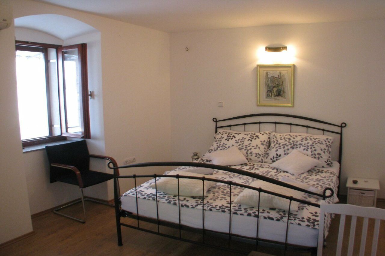 Apartment Noa Kaštel Kambelovac Buitenkant foto